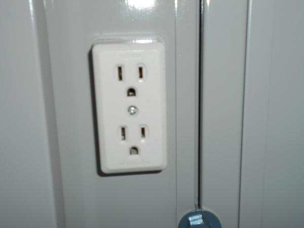 京都府宇治出張所/展示場の中古ユニットハウス・プレハブ・コンテナハウスCT-32JG(2.16坪)の各設備のコンセント