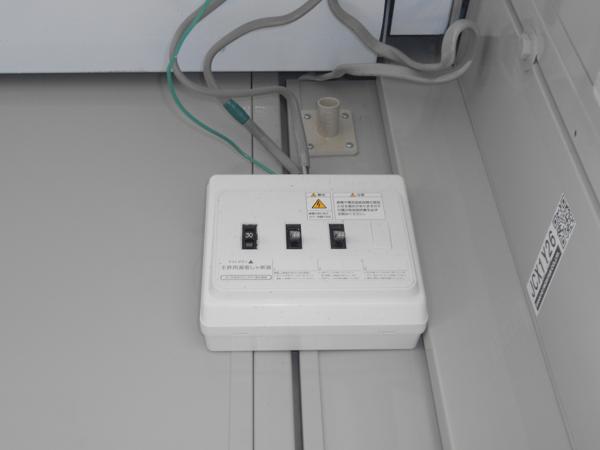 京都府宇治出張所/展示場の中古ユニットハウス・プレハブ・コンテナハウスCT-32J(2.16坪)の各設備の分電盤