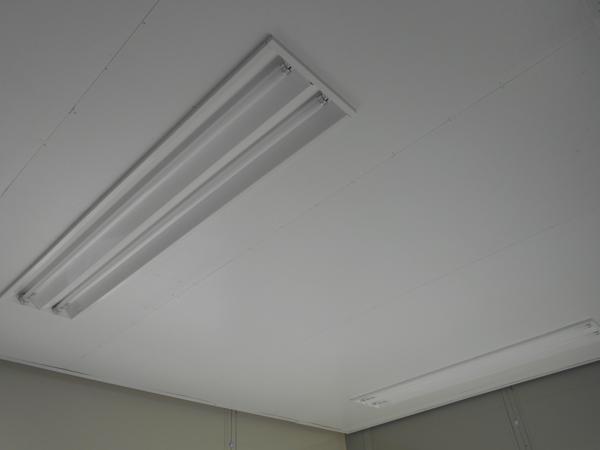 福島県須賀川店/展示場の中古ユニットハウス・プレハブ・コンテナハウスCT-32J(2.16坪)の各設備の照明器具