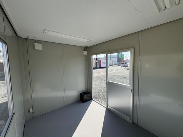 埼玉県川越店/展示場の中古ユニットハウス・プレハブ・コンテナハウスCT-32J(2.16坪)の本体の内観