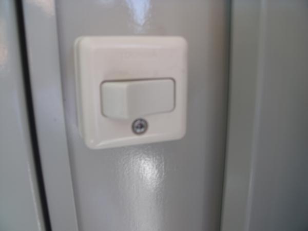 埼玉県花園インター店/展示場の中古ユニットハウス・プレハブ・コンテナハウスCT-32J(2.16坪)の各設備のスイッチ