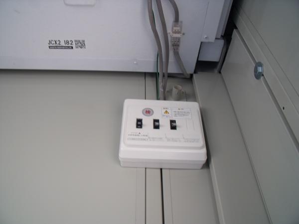 埼玉県花園インター店/展示場の中古ユニットハウス・プレハブ・コンテナハウスCT-32J(2.16坪)の各設備の分電盤