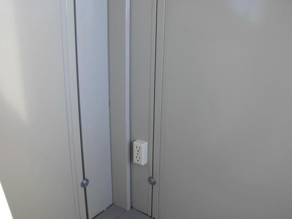 埼玉県春日部総合展示場の中古ユニットハウス・プレハブ・コンテナハウスCT-32J(2.16坪)の各設備のコンセント