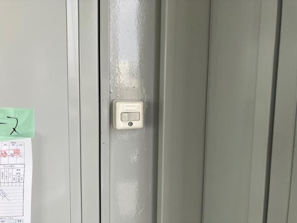 千葉県市原店/展示場の中古ユニットハウス・プレハブ・コンテナハウスCT-41J(2.83坪)の各設備のスイッチ