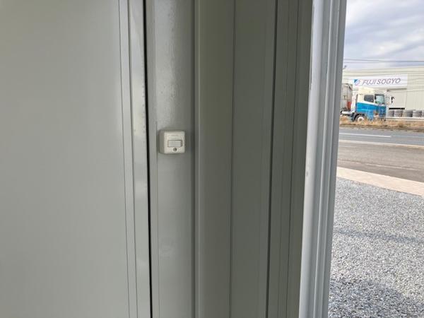 千葉県市原店/展示場の中古ユニットハウス・プレハブ・コンテナハウスCT-32J(2.16坪)の各設備のスイッチ
