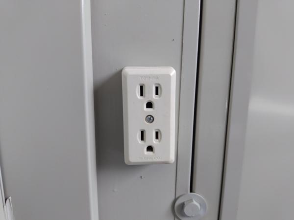 茨城県小美玉店/展示場の中古ユニットハウス・プレハブ・コンテナハウスCT-32J(2.16坪)の各設備のコンセント