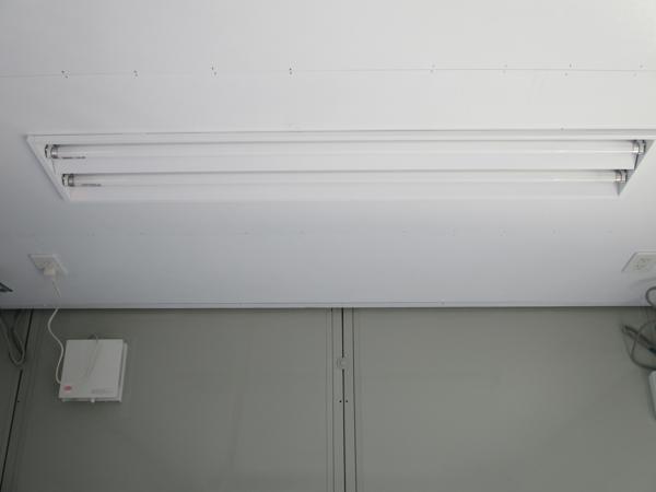 京都府亀岡店/展示場の中古ユニットハウス・プレハブ・コンテナハウスCT-32J(2.16坪)の各設備の照明器具