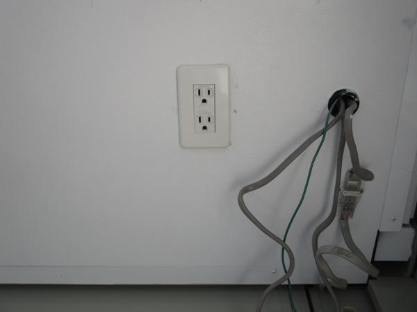 京都府亀岡店/展示場の中古ユニットハウス・プレハブ・コンテナハウスCT-32J(2.16坪)の各設備のコンセント