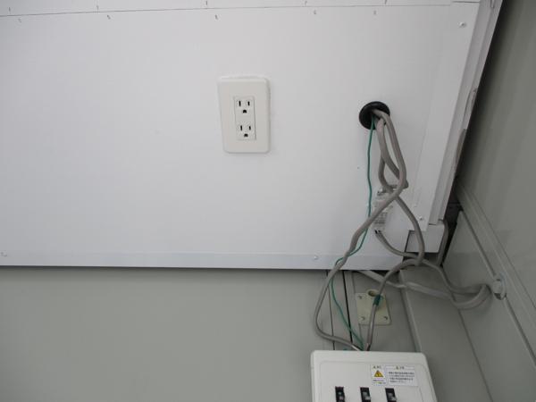 京都府亀岡店/展示場の中古ユニットハウス・プレハブ・コンテナハウスCT-32J(2.16坪)の各設備のコンセント