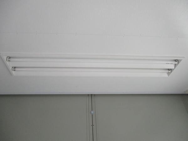 京都府亀岡店/展示場の中古ユニットハウス・プレハブ・コンテナハウスCT-32J(2.16坪)の各設備の照明器具