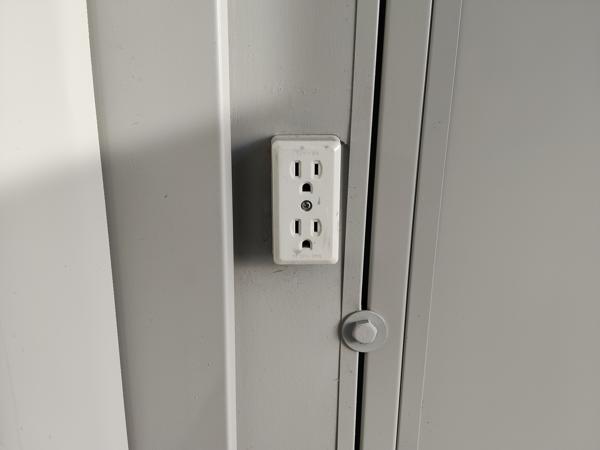 静岡県藤枝店/展示場の中古ユニットハウス・プレハブ・コンテナハウスCT-32J(2.16坪)の各設備のコンセント