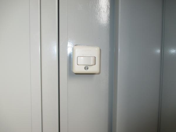 埼玉県加須店/展示場の中古ユニットハウス・プレハブ・コンテナハウスCT-41J(2.83坪)の各設備のスイッチ