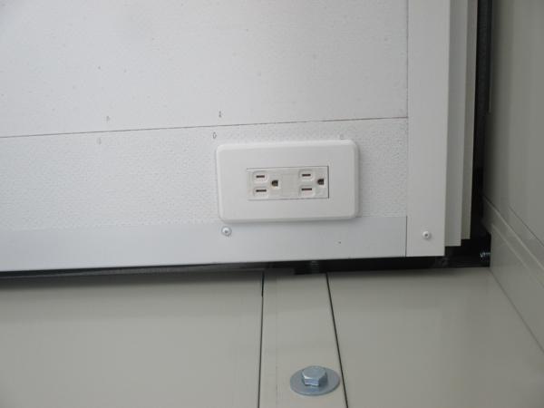 埼玉県加須店/展示場の中古ユニットハウス・プレハブ・コンテナハウスCT-32J(2.16坪)の各設備のコンセント