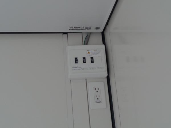 岡山県津山店/展示場の新棟ユニットハウス・プレハブ・コンテナハウス38MSL(2.43坪)の各設備の分電盤