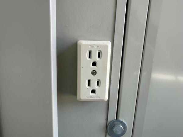 千葉県木更津店/展示場の中古ユニットハウス・プレハブ・コンテナハウスCT-32J(2.16坪)の各設備のコンセント