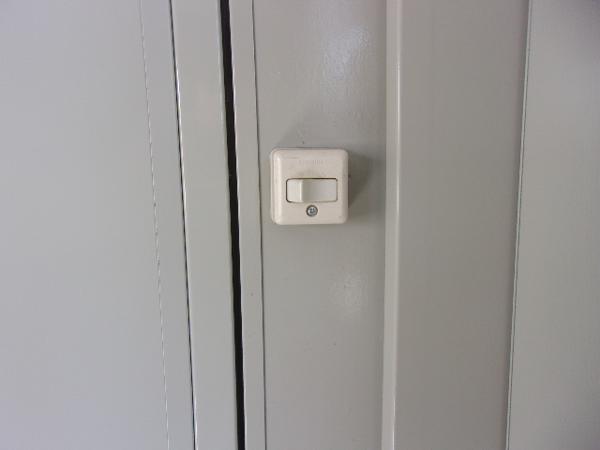 静岡県新富士総合展示場の中古ユニットハウス・プレハブ・コンテナハウスCT-41J(2.83坪)の各設備のスイッチ