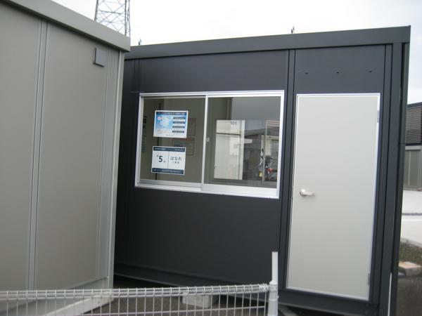 福岡県北九州営業所/展示場の新棟ユニットハウス・プレハブ・コンテナハウス38MSL(2.43坪)の本体の外観