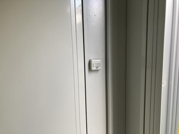 奈良県奈良店/展示場の中古ユニットハウス・プレハブ・コンテナハウスCT-32J(2.16坪)の各設備のスイッチ
