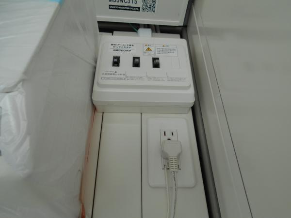 埼玉県朝霞店/展示場の新棟ユニットハウス・プレハブ・コンテナハウス38MSL(2.43坪)の各設備の分電盤