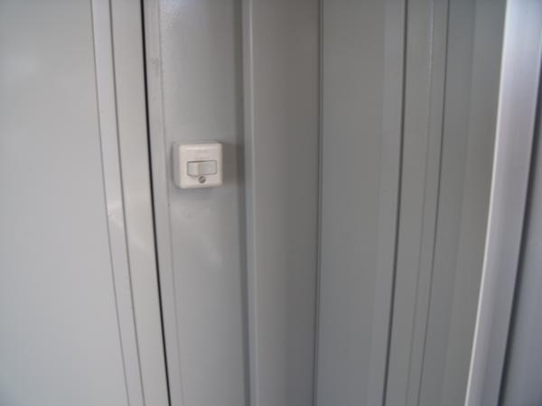 埼玉県花園インター店/展示場の中古ユニットハウス・プレハブ・コンテナハウスCT-41J(2.83坪)の各設備のスイッチ