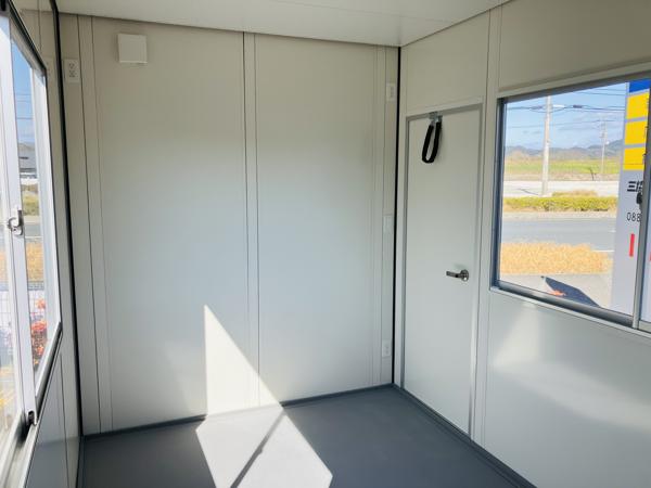 高知県土佐店/展示場の新棟ユニットハウス・プレハブ・コンテナハウス38MSL(2.43坪)の本体の内観