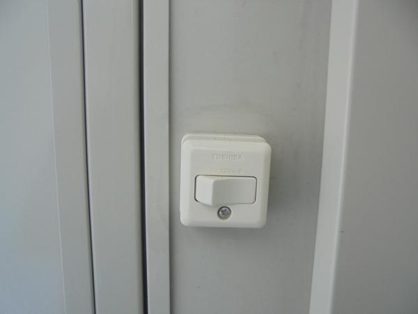 宮城県大崎店/展示場の中古ユニットハウス・プレハブ・コンテナハウスCT-32J(2.16坪)の各設備のスイッチ