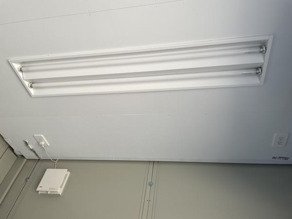 茨城県神栖店/展示場の中古ユニットハウス・プレハブ・コンテナハウスCT-32J(2.16坪)の各設備の照明器具