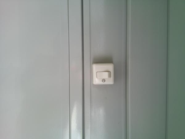 京都府木津川店/展示場の中古ユニットハウス・プレハブ・コンテナハウスCT-32J(2.16坪)の各設備のスイッチ