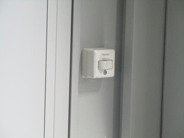 福岡県久留米店/展示場の中古ユニットハウス・プレハブ・コンテナハウスCT-41J(2.83坪)の各設備のスイッチ