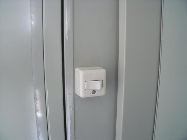 埼玉県花園インター店/展示場の中古ユニットハウス・プレハブ・コンテナハウスCT-32J(2.16坪)の各設備のスイッチ