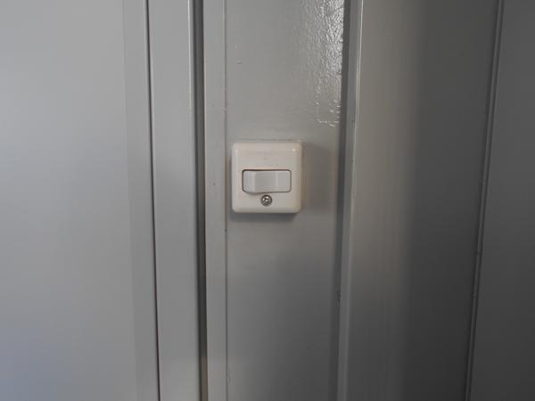 福島県福島店/展示場の中古ユニットハウス・プレハブ・コンテナハウスCT-32J(2.16坪)の各設備のスイッチ
