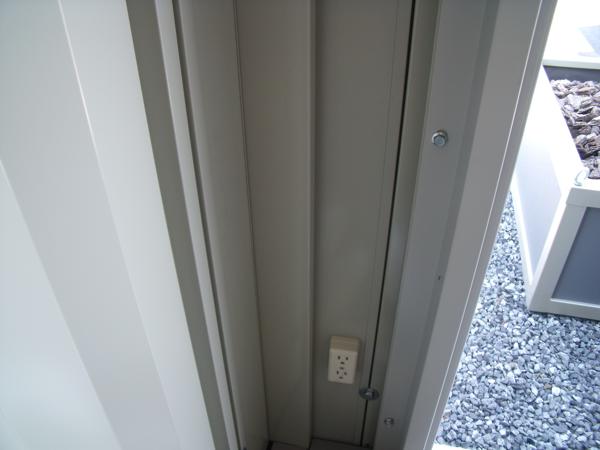 埼玉県花園インター店/展示場の中古ユニットハウス・プレハブ・コンテナハウスCT-32JG(2.16坪)の各設備のコンセント