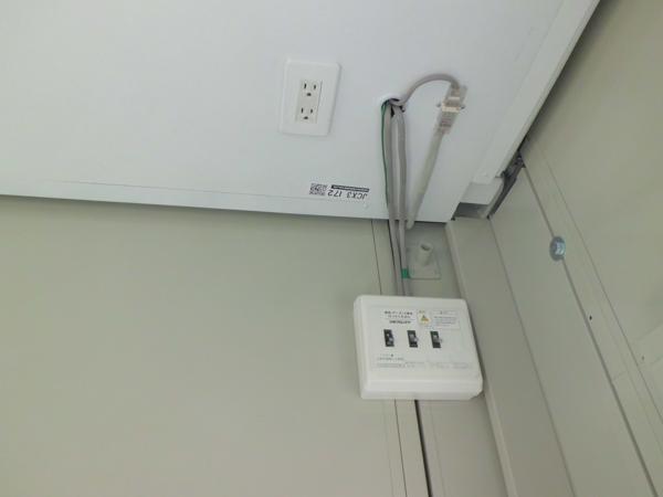 埼玉県北本店/展示場の中古ユニットハウス・プレハブ・コンテナハウスCT-32J(2.16坪)の各設備の分電盤