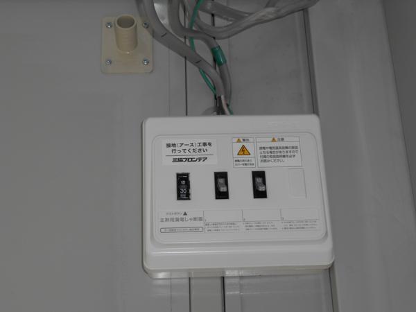 京都府宇治出張所/展示場の中古ユニットハウス・プレハブ・コンテナハウスCT-32J(2.16坪)の各設備の分電盤