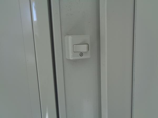 岡山県津山店/展示場の中古ユニットハウス・プレハブ・コンテナハウスCT-32J(2.16坪)の各設備のスイッチ