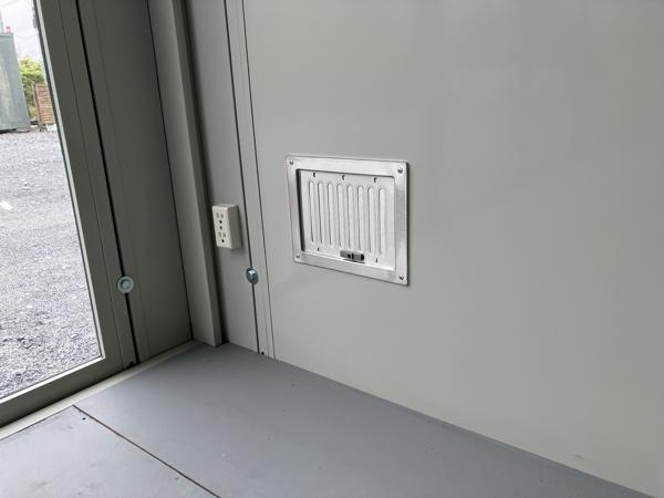 埼玉県花園インター店/展示場の中古ユニットハウス・プレハブ・コンテナハウスCT-72J(28.12坪)の各設備の給気口