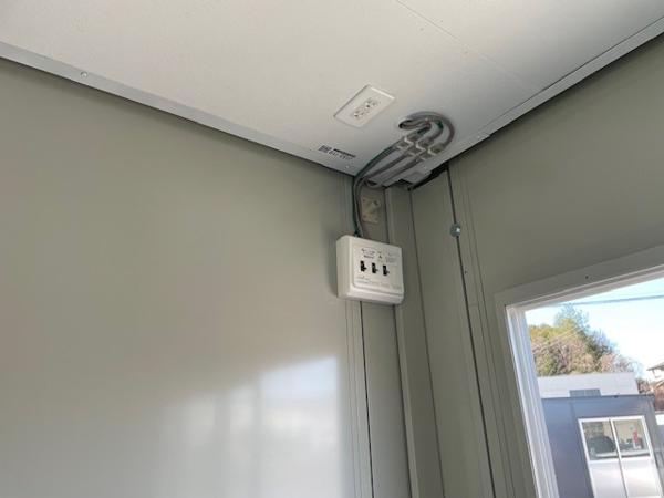 栃木県鹿沼店/展示場の中古ユニットハウス・プレハブ・コンテナハウスCT-41J(2.83坪)の各設備の分電盤