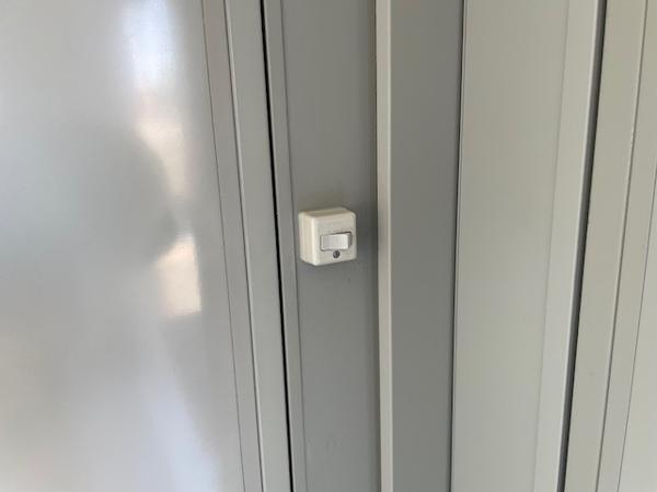 栃木県鹿沼店/展示場の中古ユニットハウス・プレハブ・コンテナハウスCT-32J(2.16坪)の各設備のスイッチ
