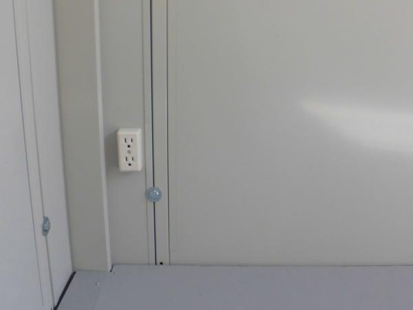 鹿児島県鹿児島出張所/展示場の中古ユニットハウス・プレハブ・コンテナハウスCT-41J(2.83坪)の各設備のコンセント