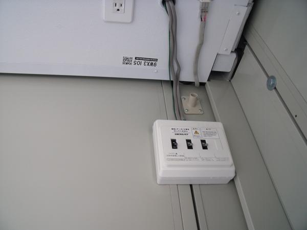 埼玉県花園インター店/展示場の中古ユニットハウス・プレハブ・コンテナハウスCT-32J(2.16坪)の各設備の分電盤