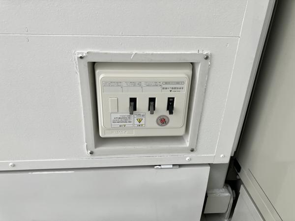 埼玉県花園インター店/展示場の中古ユニットハウス・プレハブ・コンテナハウスCT-72J(9.97坪)の各設備の分電盤