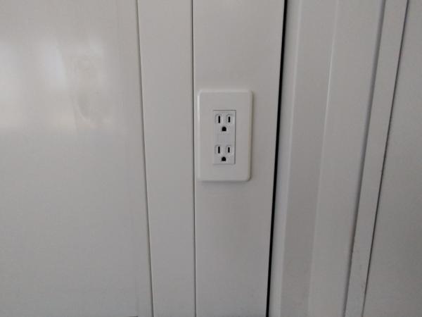 茨城県小美玉店/展示場の中古ユニットハウス・プレハブ・コンテナハウス57MS1(15.66坪)の各設備のコンセント