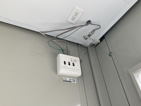 愛知県小牧総合展示場の中古ユニットハウス・プレハブ・コンテナハウスCT-32J(2.16坪)の各設備の分電盤