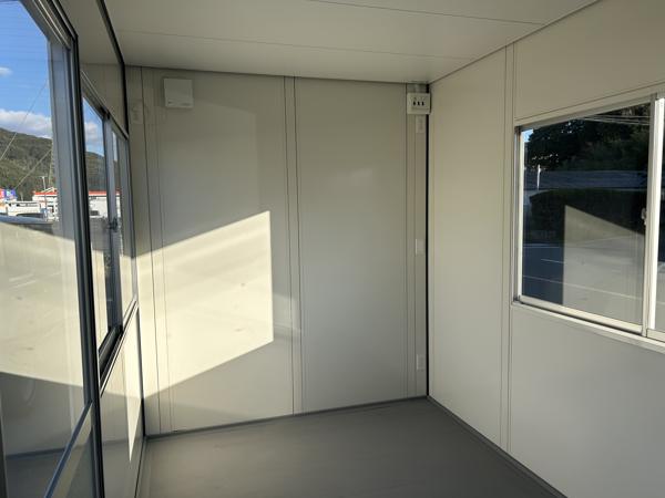 鹿児島県薩摩川内店/展示場の新棟ユニットハウス・プレハブ・コンテナハウス38MSL(2.43坪)の本体の内観