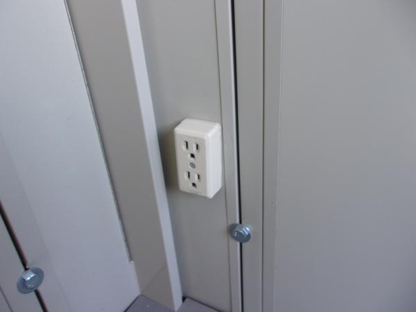 宮城県仙台営業所/展示場の中古ユニットハウス・プレハブ・コンテナハウスCT-32J(2.16坪)の各設備のコンセント