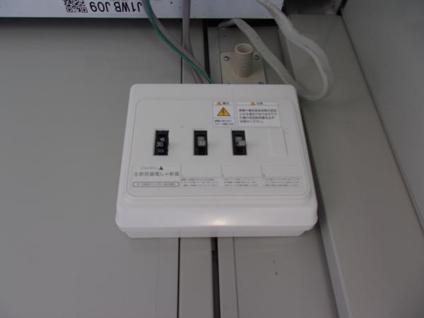 宮城県仙台営業所/展示場の中古ユニットハウス・プレハブ・コンテナハウスCT-41J(2.83坪)の各設備の分電盤