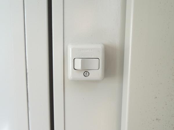 福岡県福岡営業所/総合展示場の中古ユニットハウス・プレハブ・コンテナハウスCT-41J(2.83坪)の各設備のスイッチ