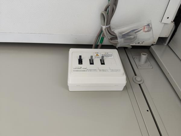 静岡県藤枝店/展示場の中古ユニットハウス・プレハブ・コンテナハウスCT-32J(2.16坪)の各設備の分電盤