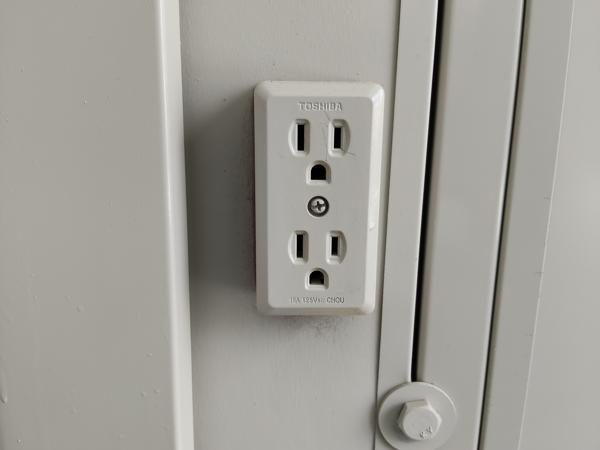 静岡県藤枝店/展示場の中古ユニットハウス・プレハブ・コンテナハウスCT-32J(2.16坪)の各設備のコンセント