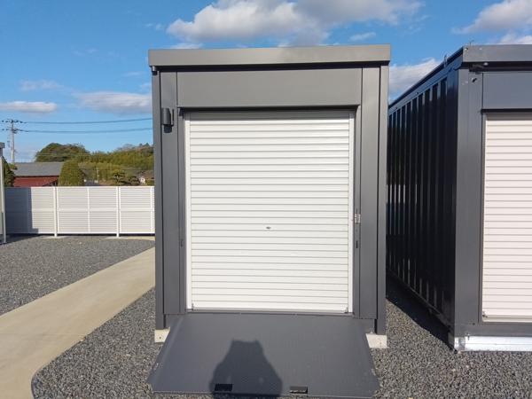 千葉県成田店/展示場の新棟ユニットハウス・プレハブ・コンテナハウス38MSL BIKE GARAGE(2.43坪)の本体の外観